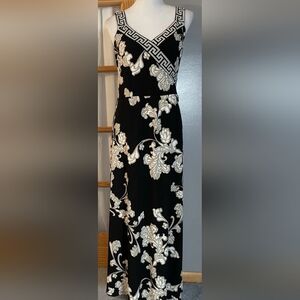 Elegant Black and White Maxi Dress